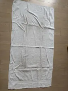 ホワイトバスタオル 約70cm x 140cm ストライプ