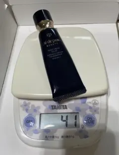 クレドポーボーテ　タンクレームエクラｎ　ピンクオークル10 残量9.5割