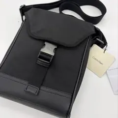 新品未使用 Calvin Klein フラップ レポーター ショルダーバック 黒のサムネイル