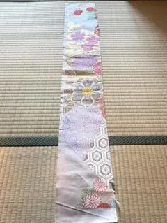 打掛 はぎれ 生地 金襴 アンティーク 着物 リメイク素材　麻の葉　桜　和柄