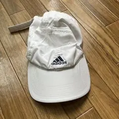 adidas キャップ ホワイトのサムネイル