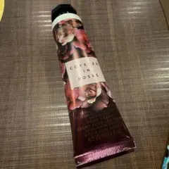 COVERED IN ROSES ハンドクリーム 29mLのサムネイル