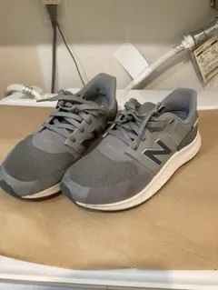 New Balance DynaSoft グレー スニーカー