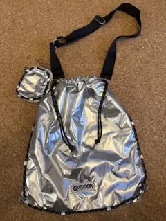 OUTDOOR ショルダーバッグ シルバー　メタリック