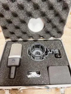 【美品】AKG C214 コンデンサーマイク ショックマウント ケース付き AKG(アーカーゲー) / C214 C214/ケース/ショックマウント/マイクカバー