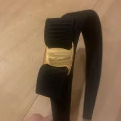 お値下げフェラガモ　リボン付き黒ヘアバンド