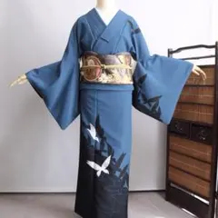 袷の着物 藍色 蝶 白と黒