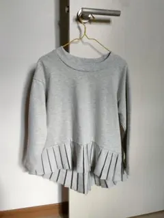 グレー プリーツ付き 長袖カットソー