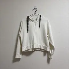 フード付きホワイトクロップドスウェット　パーカー　ハーフジップタイプ