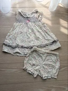 BeBe reduction 花柄 トップスとショートパンツセット 80cm