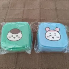 ちいかわ カラビナつき刺繍スクエアミニポーチ くりまんじゅう&カニちゃん