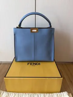 フェンディ ピーカブー ミディアム ハンドバッグ ブルー ストラップ 
