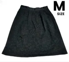 ジャガード風　黒のタックスカート Mサイズ　膝丈　フレアスカート　シンプル　通勤