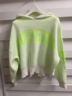 ピンクラテ　フード付きライトグリーンパーカー