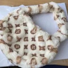 ファー素材 ハンドバッグ クリーム色と茶色の模様