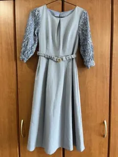 【値下げしました】マジェスティックレゴン　きれいめ　ブルー　刺繍袖　ワンピース