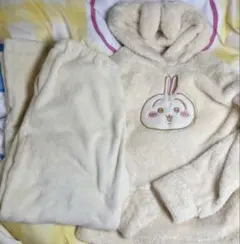 ちいかわ　うさぎ　もこもこルームウェア