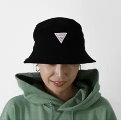 【美品】 GUESS ゲス ロゴハット バケットハット 帽子 ブラックのサムネイル