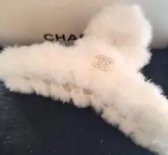 【新品★未使用品】フェイクファー/ヘアクリップ/ホワイト