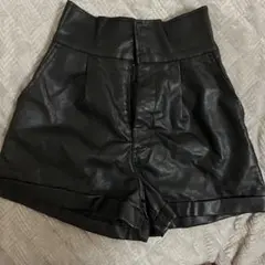 GRL ブラック 合成皮革 レザー生地ショートパンツ S