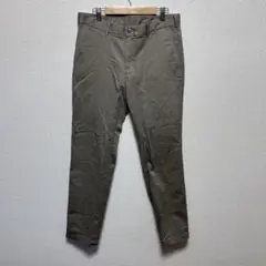 ユニクロのスリムフィットチノパンツ