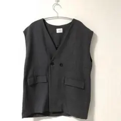 ローリーズファーム　チャコールグレー　ジレベスト 美品のサムネイル
