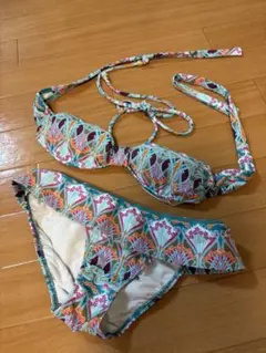 夏物セール！三愛 セパレート水着 ビキニ 総柄のサムネイル