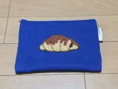 ■サンマルクカフェ チョコクロ刺繍ポーチ　ブルー
