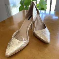 【新品】ZARA ゴールド ポインテッドトゥ ハイヒール