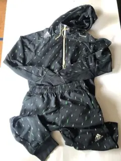 adidas フード付きセットアップ