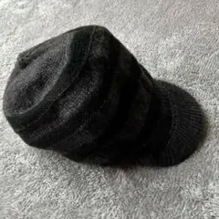 ユニクロ 黒とグレーのストライプキャスケット