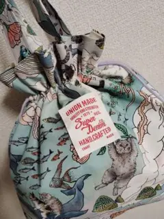 おとぎの国の猫と仲間たち　巾着型トートバッグ