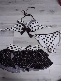 水玉模様 セパレート水着 フリル