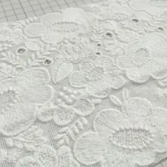 ミナペルホネン　smile flower　ホワイト　生地　ファブリック　3