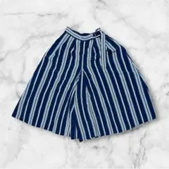 ネイビーとホワイトのストライプ ガウチョパンツ