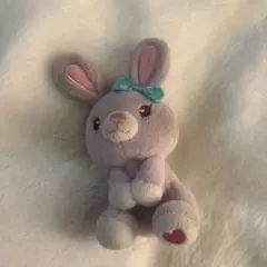 紫色のウサギぬいぐるみ