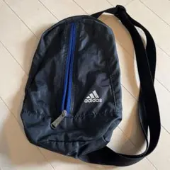 adidas ボディバッグ 黒