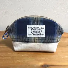 チェック柄ラウンドポーチ(インディゴブルー)