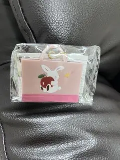 ファミリア　カプセルトイ　キーホルダー　チャーム　ピンク　うさぎのサムネイル