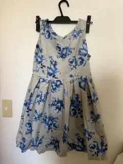タイムセー ル青い花柄 ノースリーブ ワンピース