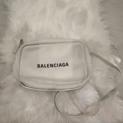 BALENCIAGA エブリデイ カメラバッグ 　S ホワイトのサムネイル