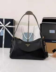 PRADA ショルダーバッグ ブラック