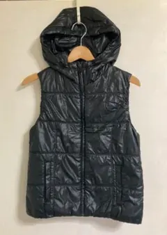 ユニクロ UNIQLO ポリエステル綿入りベスト　Sサイズ