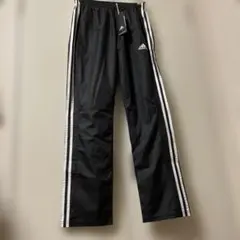 新品・adidas ウインドブレーカーパンツ S
