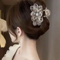 フラワー ヘアクリップ シフォン オーガンジー バンスクリップ ピンクベージュのサムネイル