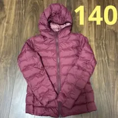 UNIQLOフード付きワインレッドダウンコート