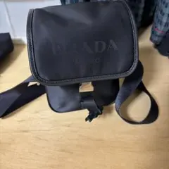 半年程前に正規店で購入しましたがあまり使う機会がなく綺麗な状態です
