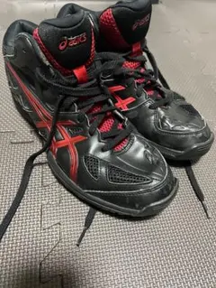 送料込み！アシックス　バッシュ　黒赤