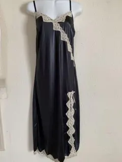 黒 サテン キャミワンピース レース装飾