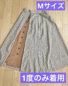 ドット柄　ロングスカート　春　ナチュラル　ベージュ　フレアスカート